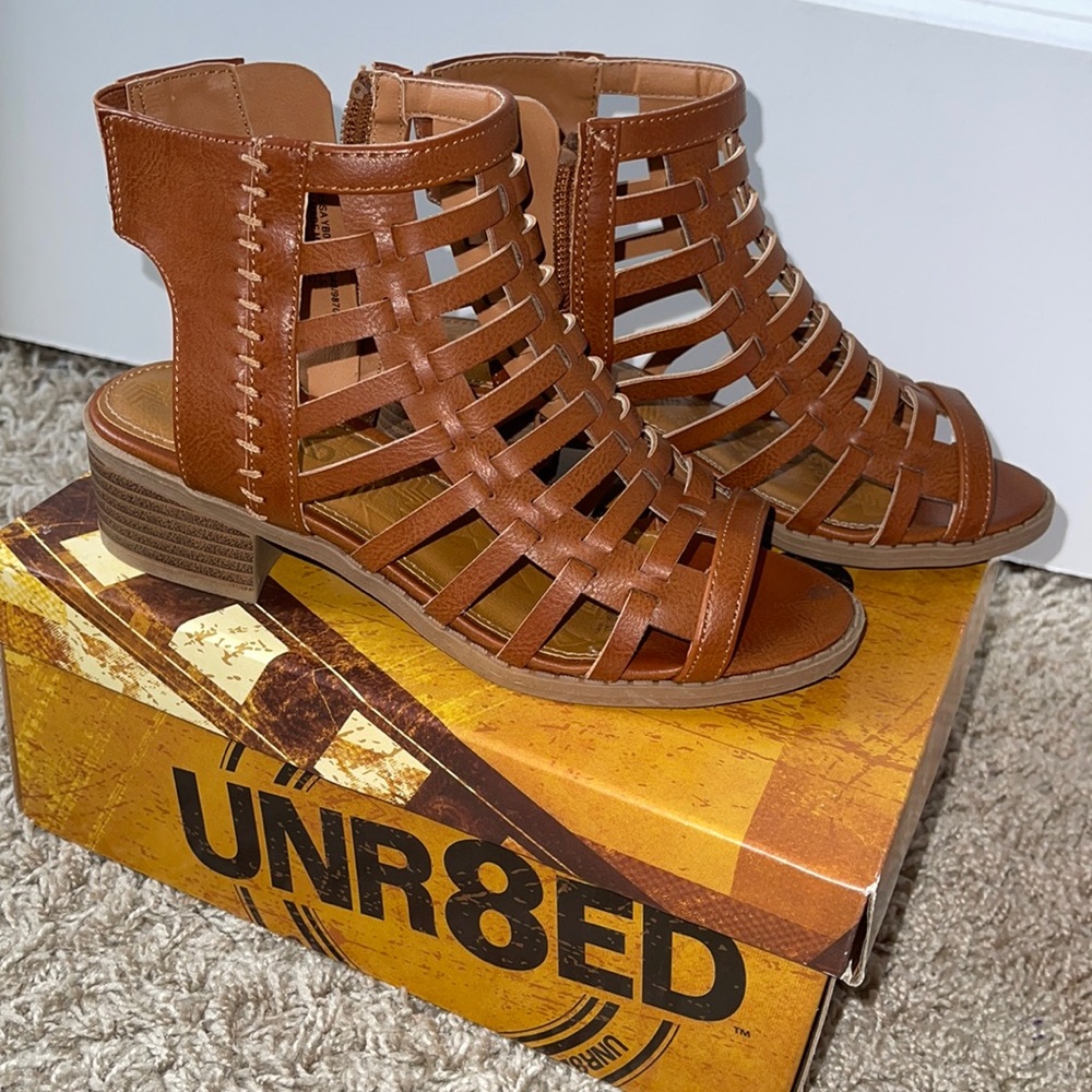 Girls brown cage sandal